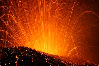 Ein Vulkanausbruch zeigt, wievie Erdwärme im inneren der Erde steckt.